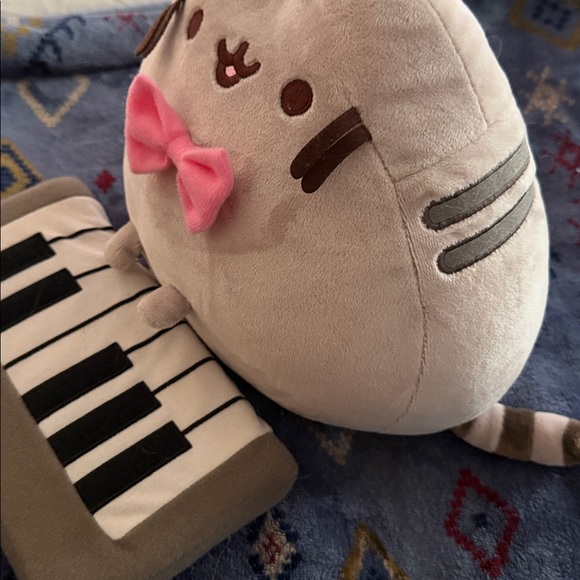 Gund Pusheen Keyboard Plush New with Tag 9.5 Inch Tall BAM! Exclusive RARE - Picture 3 of 6